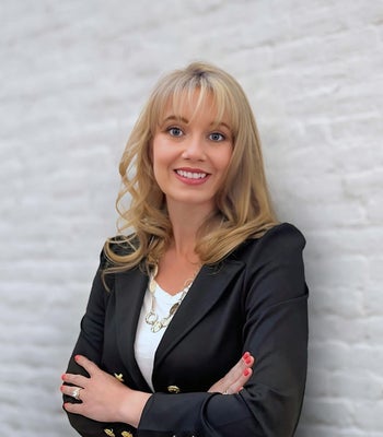 Portrait of Maggie Hall, Affiliate Broker.